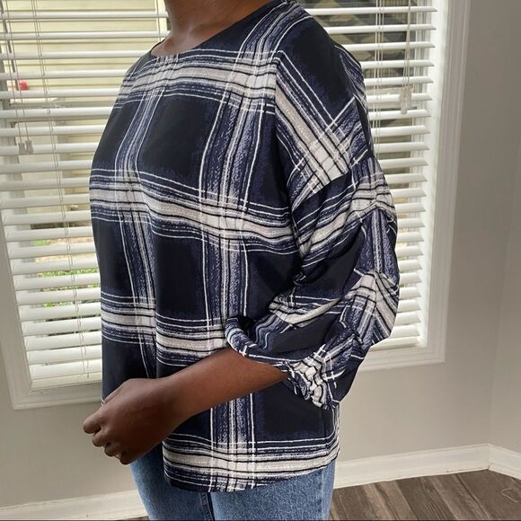 2/$20 Maggie & Max Blue Plaid Puff Sleeve Top - Picture 12 of 16